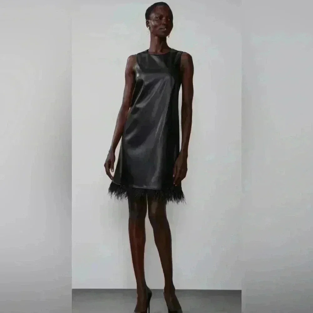FORCYNTHIA Black Faux Leather‎ Feather Trim Shift Mini Dress Womens Small